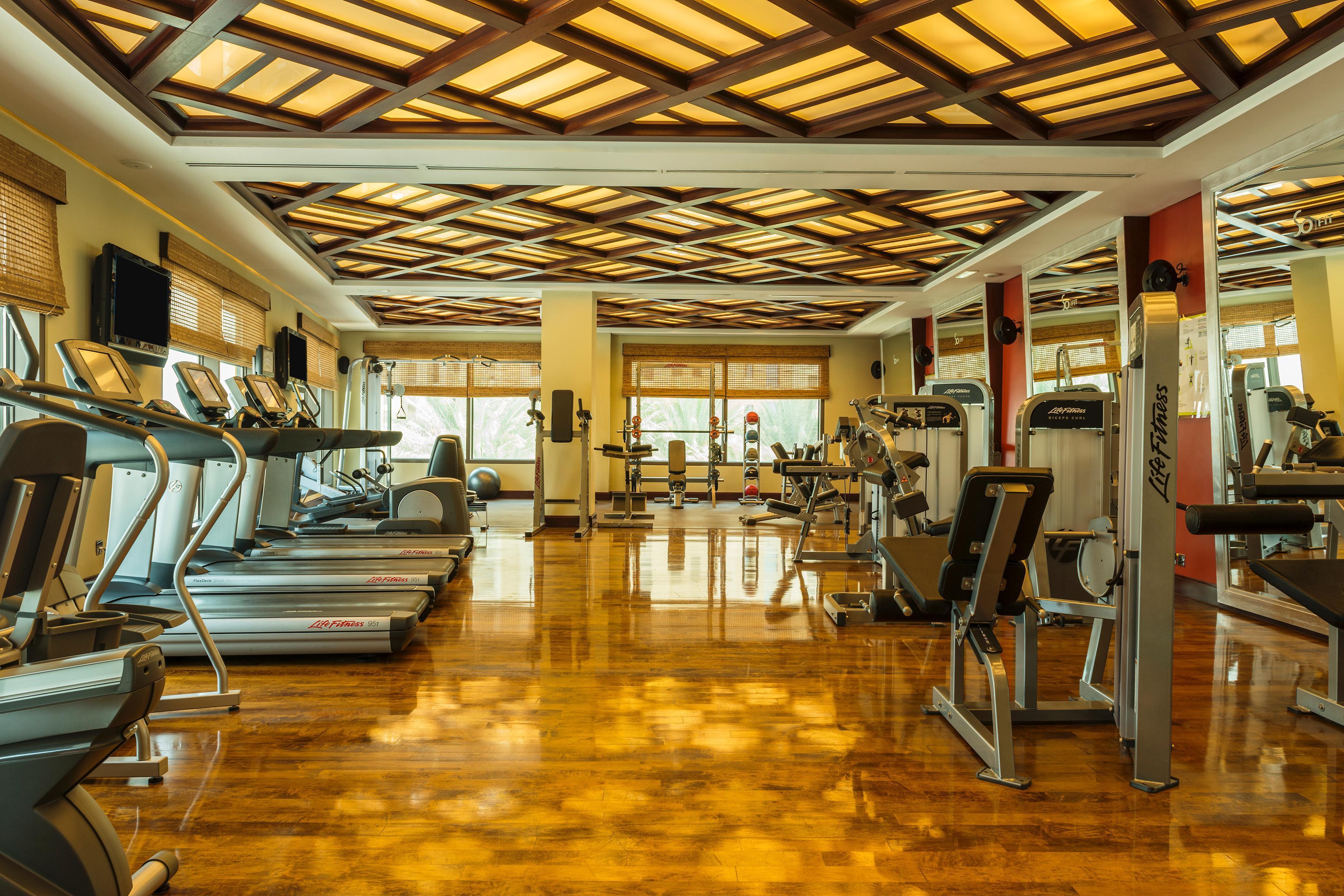 โซฟิเทล ดูไบ จูเมราห์บีช Hotel ภายนอก รูปภาพ Fitness center