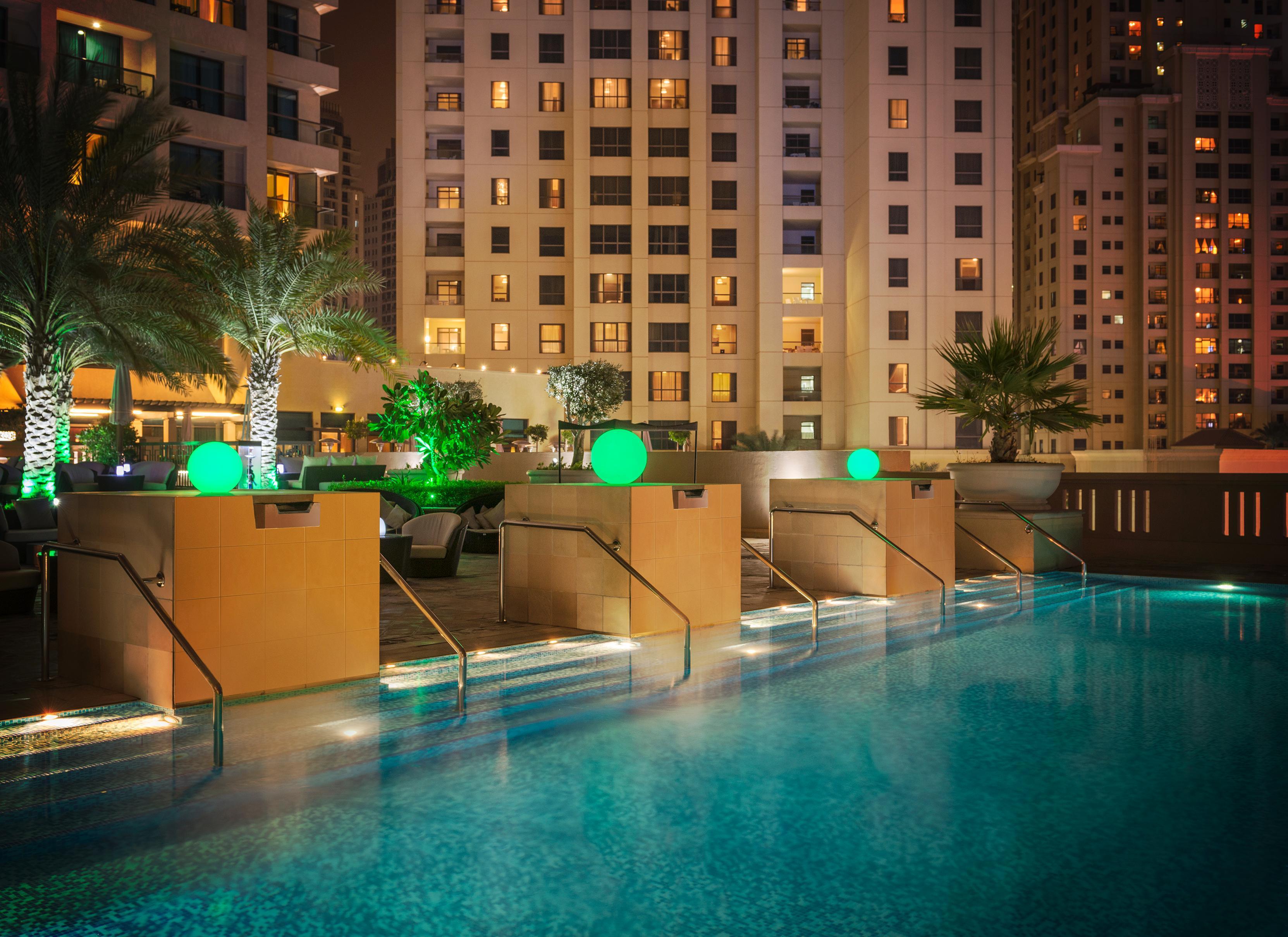 โซฟิเทล ดูไบ จูเมราห์บีช Hotel ภายนอก รูปภาพ The pool at Jumeirah Jumeirah