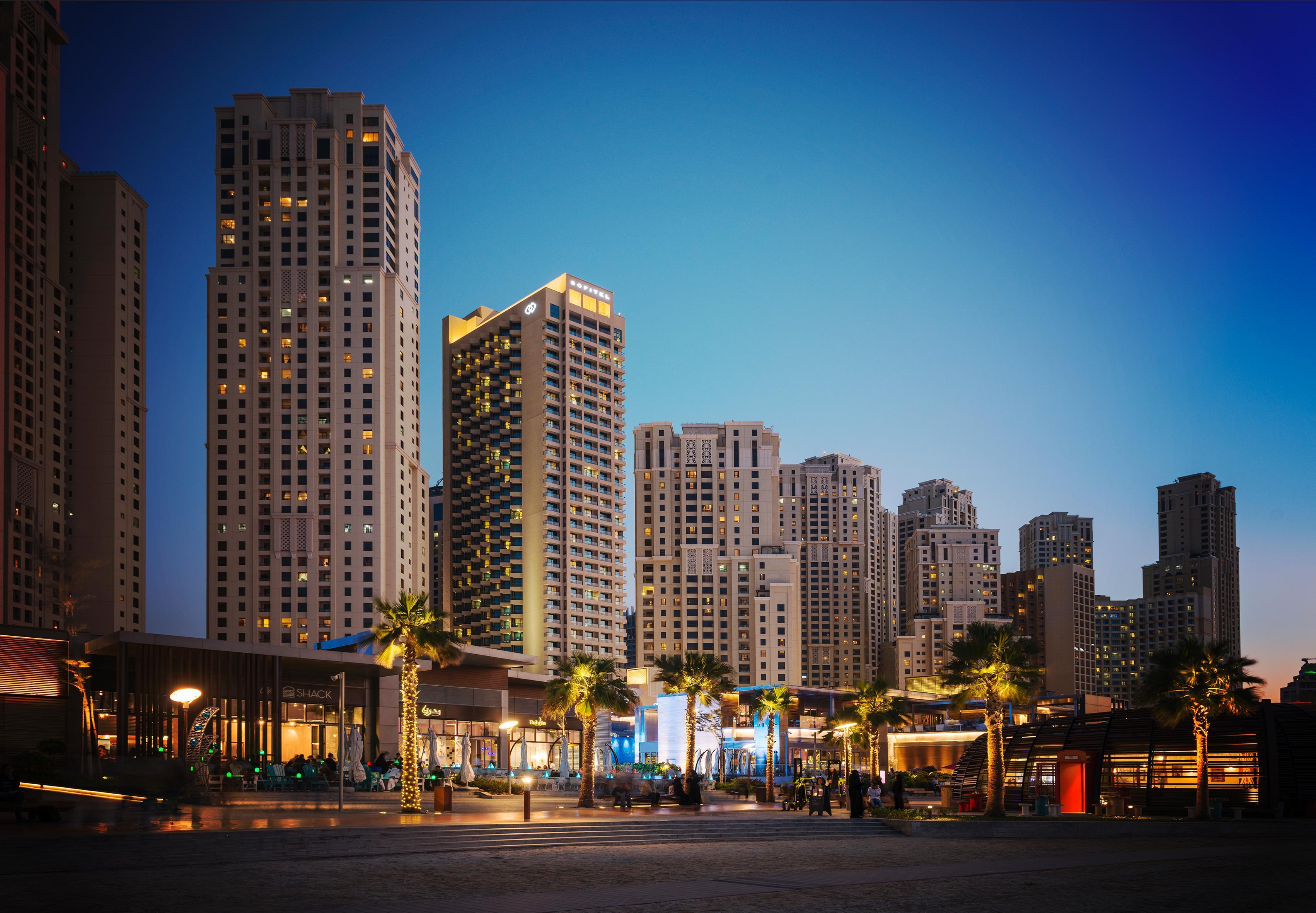 โซฟิเทล ดูไบ จูเมราห์บีช Hotel ภายนอก รูปภาพ Dubai Marina Towers