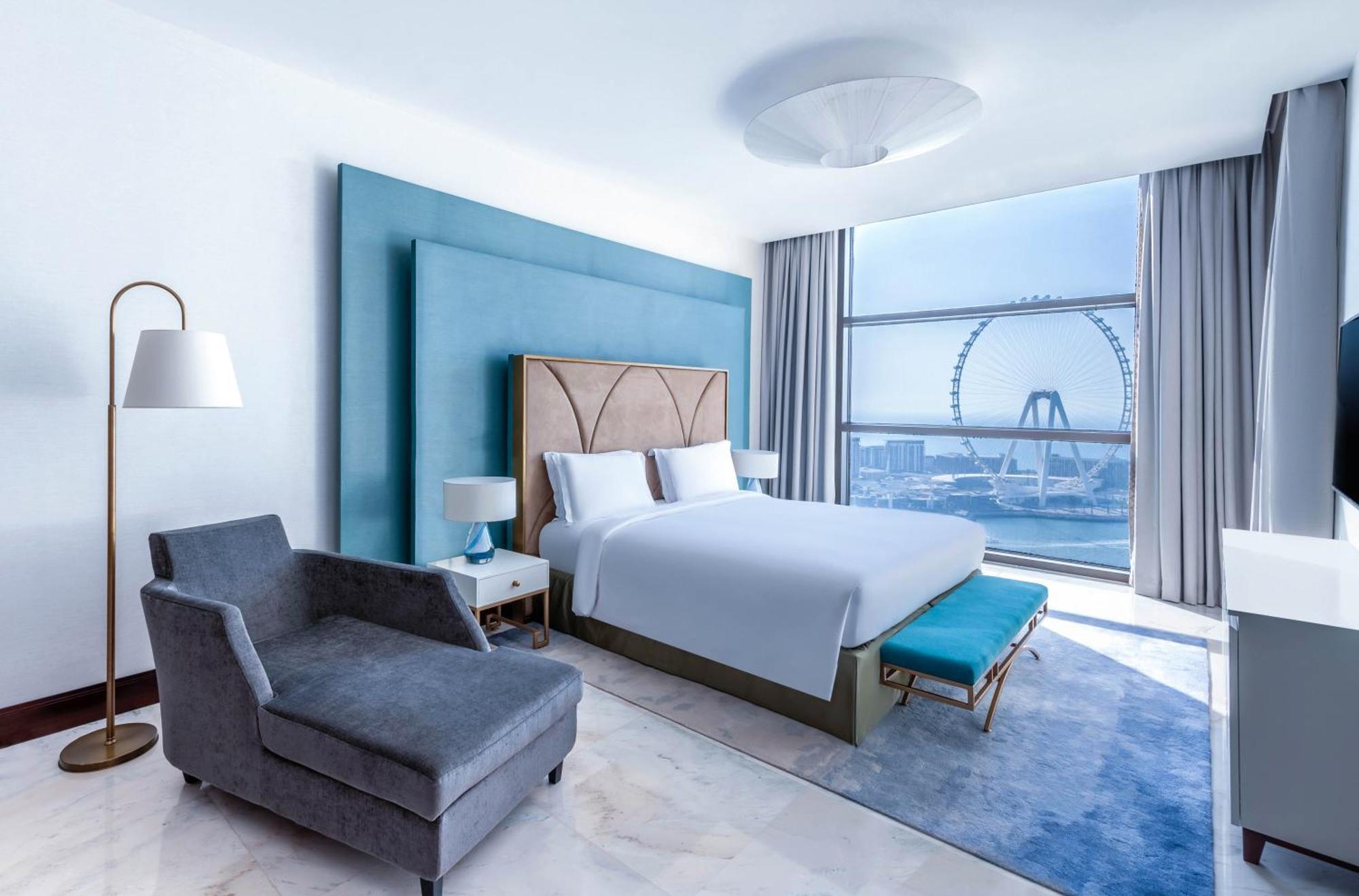 โซฟิเทล ดูไบ จูเมราห์บีช Hotel ภายนอก รูปภาพ A room at Jumeirah Jumeirah