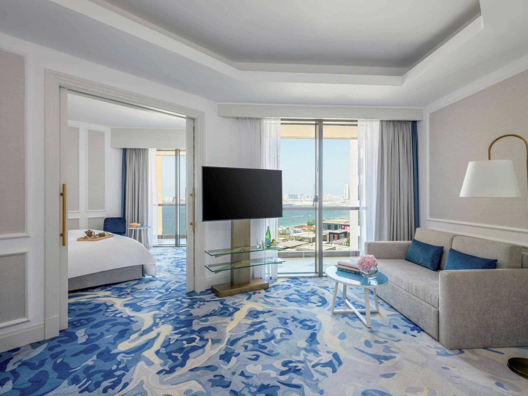 โซฟิเทล ดูไบ จูเมราห์บีช Hotel ภายนอก รูปภาพ A room at Jumeirah Jumeirah